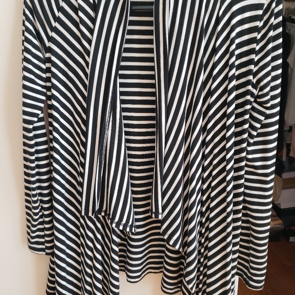 Black and white stripes top - Picture 5 of 6